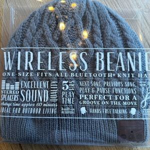 Wireless Beanie - Pottery Barn - Grey